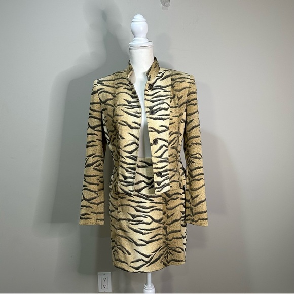 Vintage Cachè x Alberto Makali Sport Tiger Strip blazer with matching skirt ** - Picture 2 of 10